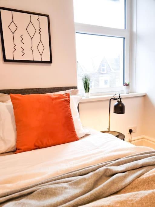 Stunning Flat Close To Beach Swansea Zewnętrze zdjęcie