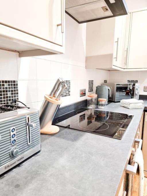 Stunning Flat Close To Beach Swansea Zewnętrze zdjęcie